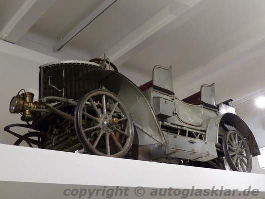 Automobil mit Dampfantrieb von 1898