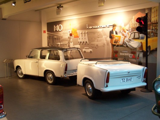 Trabant P 601 mit Anhänger