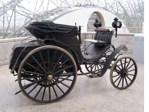 Seriengefertigte Benz Motorkutsche von 1893