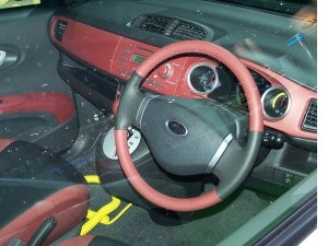 Der Innenraum des Subaru R1e Rechtslenker